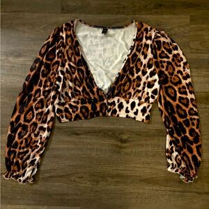 Long-sleeve crop top